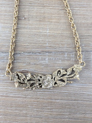 1928 Jewelry Co 19″ goldtone floral necklace nickel free made in USA hook close