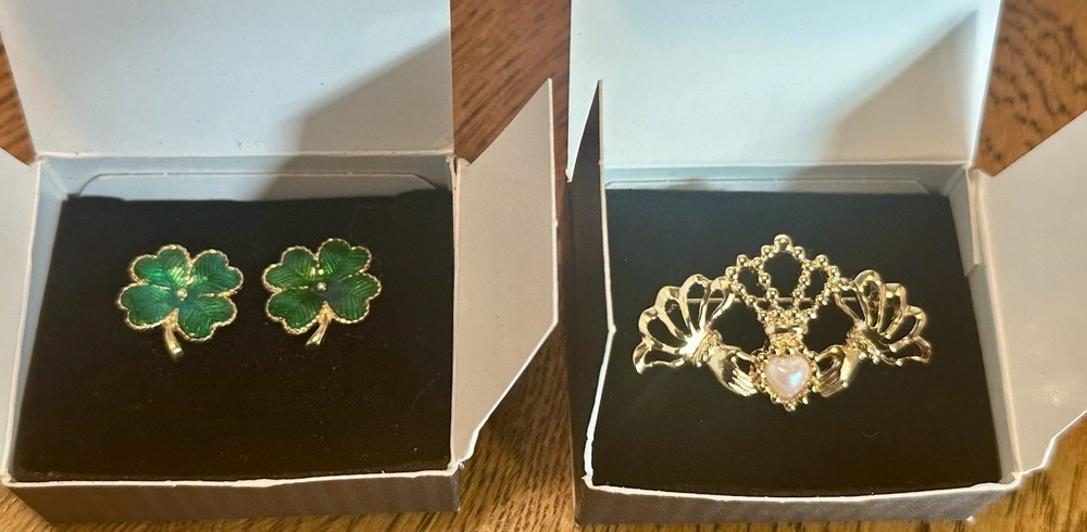 Vintage NOS In Box Avon Gold Tone Lucky Clover Earrings & Charming Claddagh Pin
