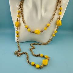 Vintage Necklace Gold Tone Chain Yellow Acrylic Station Beads Flapper Opera 60″