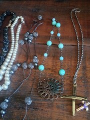Lot Vintage Costume Jewelry Modern Mixed Wear Craft Resell Necklace Earrings Etc