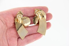 Vintage Clip Earrings Gold Tone Metal Pearlized Modernist Hammered 90-80s, NOS