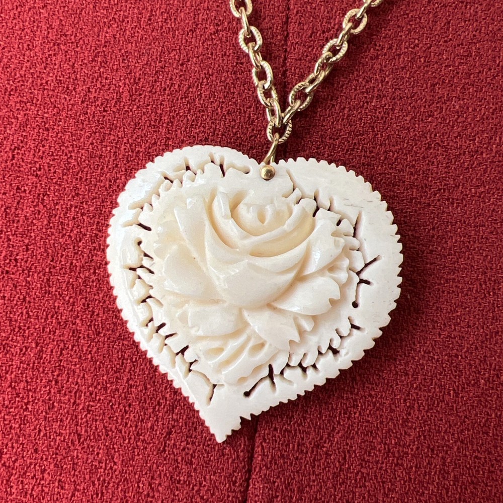 Vintage Hand Carved Rose Heart Pendant Gold Tone Chain 24” Necklace