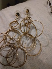 Vtg Gold Tone 2.75″ Dangle Multiple Hoops Post Earrings Circle Of Infinity
