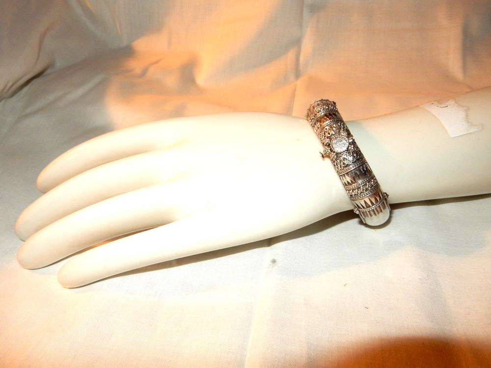 VTG. Hallmark 800 Silver Bangle Bracelet Filigree Detailing 45.0 Grams