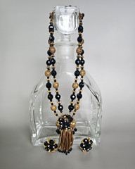 VTG Black Faceted Bead Gold Filigree Tassel Pendant Necklace Clip Earring Set