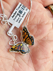 Butterfly Genuine Baltic Amber Necklace Vintage Egg Yolk Butterscotch Polish 老琥珀