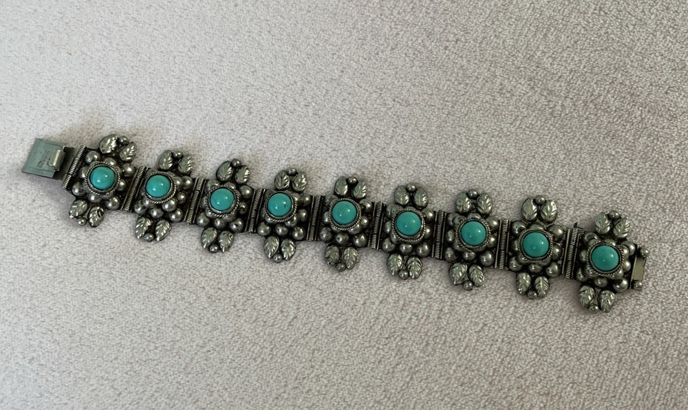 MEXICO STERLING SILVER BRACELET WITH TURQUOISE CABOCHONS 7.5”