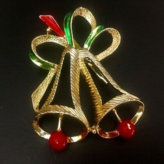 Christmas Pin Lot Signed GERRYS Gold Tone Tree Bells Poinsettia & Bow Vintage