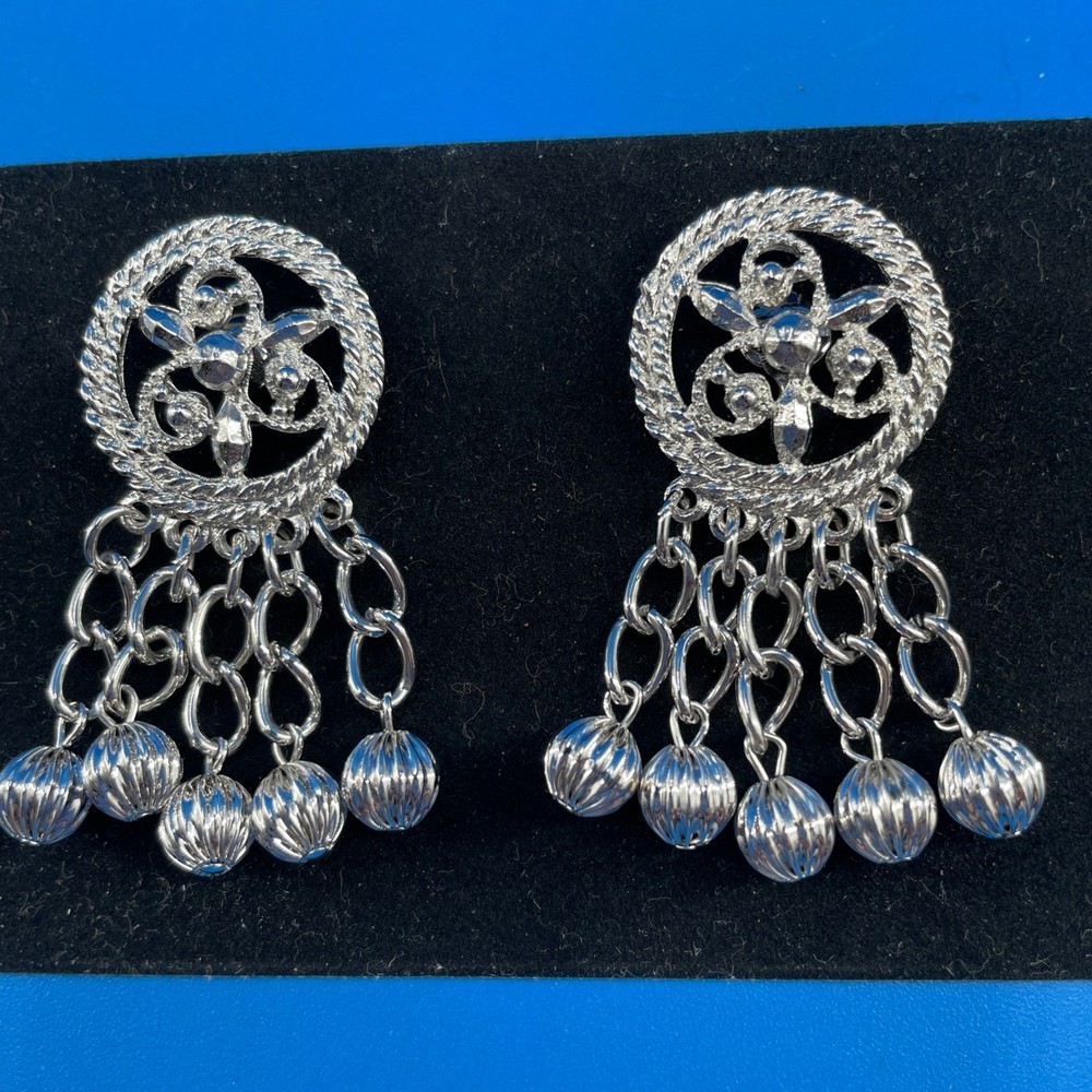 Sarah Coventry Fashion in Motion Earrings Silver 1.75in VTG 1970s Dangle Clip On