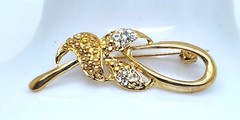 elegant Vintage style Gold Tone plant flower shape fashion jewelry Brooch/pin