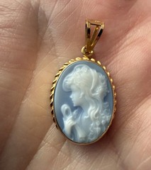 18k Gold Blue Agate Cameo Pendant Made In Italy