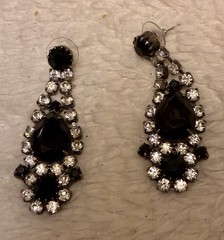 VINTAGE RETRO DANGLE CHANDELIER EARRINGS WITH BLACK AND CLEAR RHINESTONES