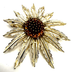 Vintage SARAH COVENTRY SUNFLOWER w/Amber Lucite Clip-on Earrings/Brooch/Pendant