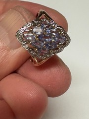 LADIES VINTAGE 10k GOLD MARQUISE CUT TANZANITE DIAMOND RING. SIZE 6.25