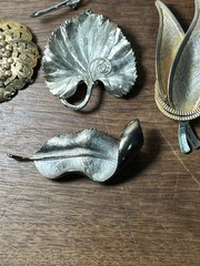 Vtg Floral Leaf Brooches Gold Silver Avon Emmoms Quirky Hippy Chiq Cottage Core