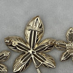 Vtg 1968 Sarah Coventry Ivy Leaf Gold Tone Brooch Clip Earrings Set Demi Parure