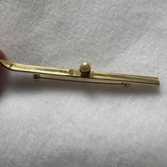 Vintage Gold Tone Ski Pin With Faux Pearl Accent & Secure Clasp