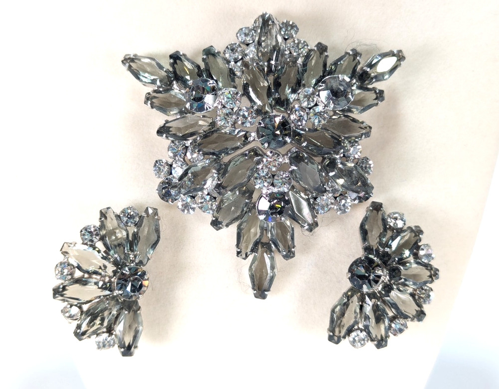 1950s Juliana D&E Book Piece Brooch Earrings Set Smoky Gray Coffin Navette 3″