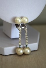 Vintage Marvella Faux Pearl Dangle Drop Clip On Earrings Silver Toned 1.75″