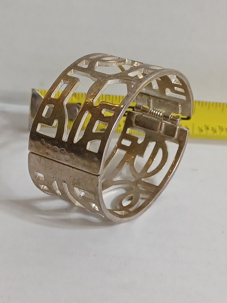 Unbranded – Vintage Hinged Spring Tension Bracelet – One Size – Silver Tone