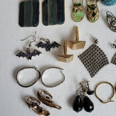 Vintage Multicolor Mixed Lot Earrings Brooch Pin Glass Plastic Metal 16 Pieces