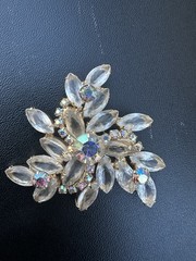  Vintage Juliana Aurora Borealis Rhinestone Brooch PIN Flower shaped Gold Tone