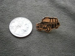 London Black Taxi Cab Vintage Goldone Enamel Lapel Pin Hat Badge 3.1g