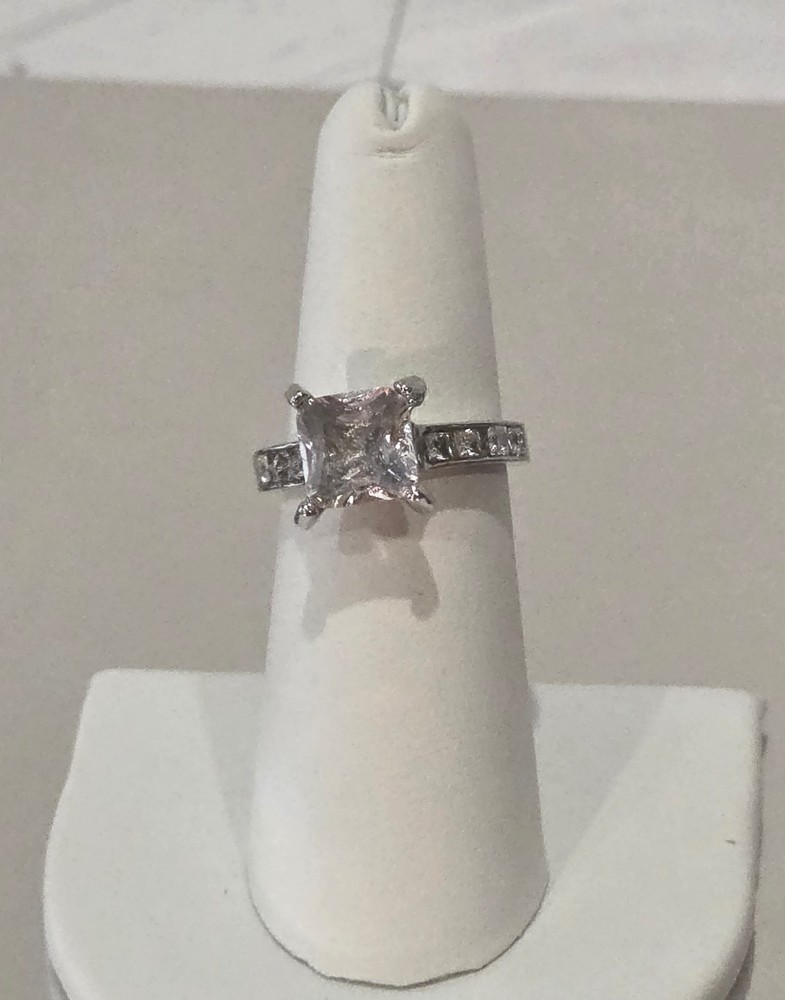 VINTAGE-RETRO Engagement/Wedding/Anniversary 925 Silver Solitaire Ring sz 6
