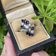 RARE Beautiful Vintage Women’s Statement Diamond and Blue Sapphire Cocktail Ring