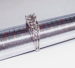 NEW VTG Women’s 10KWG Ring W/ Round Cut Clear CZ 2.0 CTTW Size 7 – G8