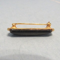 Vintage Crown TRIFARI Black Onyx Jewelry Bar PIN Brooch Pre-owned