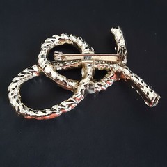 Vintage Womens Pin Brooch Golden Rope Approx 2.25 in Shiny Gold Tone Classic