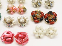 VTG Earrings Cluster Bead Clip On Some Japan Faux Pearl Lucite Plastic + D2542