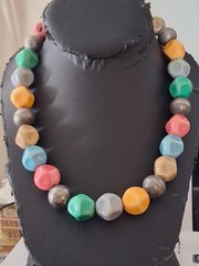 Vintage faceted pastel lucite irregular bead statement necklace 18.5″