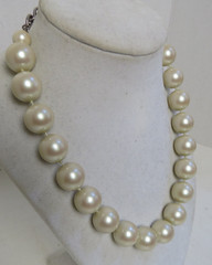Vintage Carol Lee Knotted Single Strand Large Faux Pearls Heart Necklace
