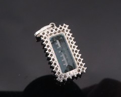 Vintage 3.00ct Emerald Cut Natural Aquamarine 0.43ct Diamond Platinum Pendant