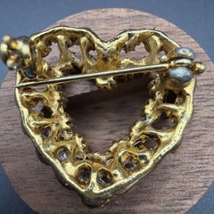 586. Vintage Two Tiered Red Heart Brooch. Gold Tone Metal Alloy.