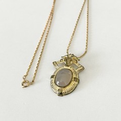Vintage Opaline Glass Cabochon Aries Ram Pendant Gold Tone Necklace 24″