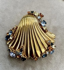 Vintage CINER Jewel Encrusted Gold Shell Pin – Signed & Excellent!