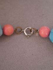 Vintage faceted pastel lucite irregular bead statement necklace 18.5″