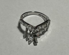 Vtg Ross Simons Sterling Silver White CZ Stone Dangle Charm 925 Ring Size 6