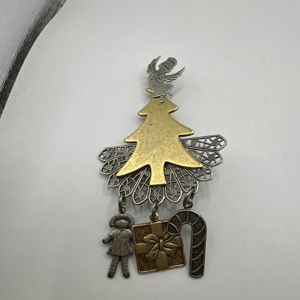 Vintage Christmas Tree Brooch With Filigree Fan And Presents 3”