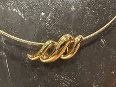 LIZ & CO. OMEGA SNAKE CHAIN CHOKER GOLD SLIDE SWIRL PENDANT Necklace 1980S EUC