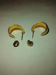 Vintage Ribbed Half Hoop Pierced Earrings Clasp Stamped 9c