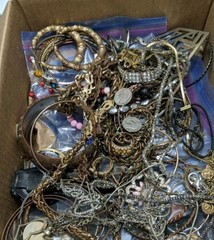 3 Pounds Jewelry Costume Vintage Mix LBS necklaces bracelets pins rings etc lbs
