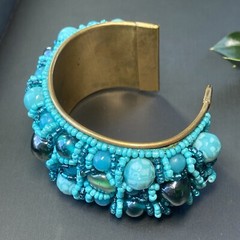 Vintage Cuff Bracelet M-L Brass Estate Jewelry Turquoise Microbead Art Glass