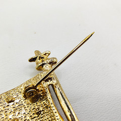 VTG American Flag Brooch Pin Gold Tone Red Blue Enamel Rhinestone Patriotic