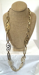 LOT OF 2 NECKLACES GOLD TONE CHAPS VINTAGE CHAIN/BELT MOTHER OF PEARL 32-36 IN