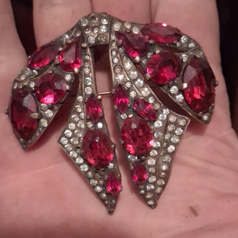Early Eisenberg Piece 1940s Brooch Pin