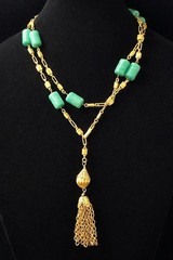 Vtg Asian Inspired 40″ Necklace Gold Tone Y Tassel Lariat Green Faux Jade Beads